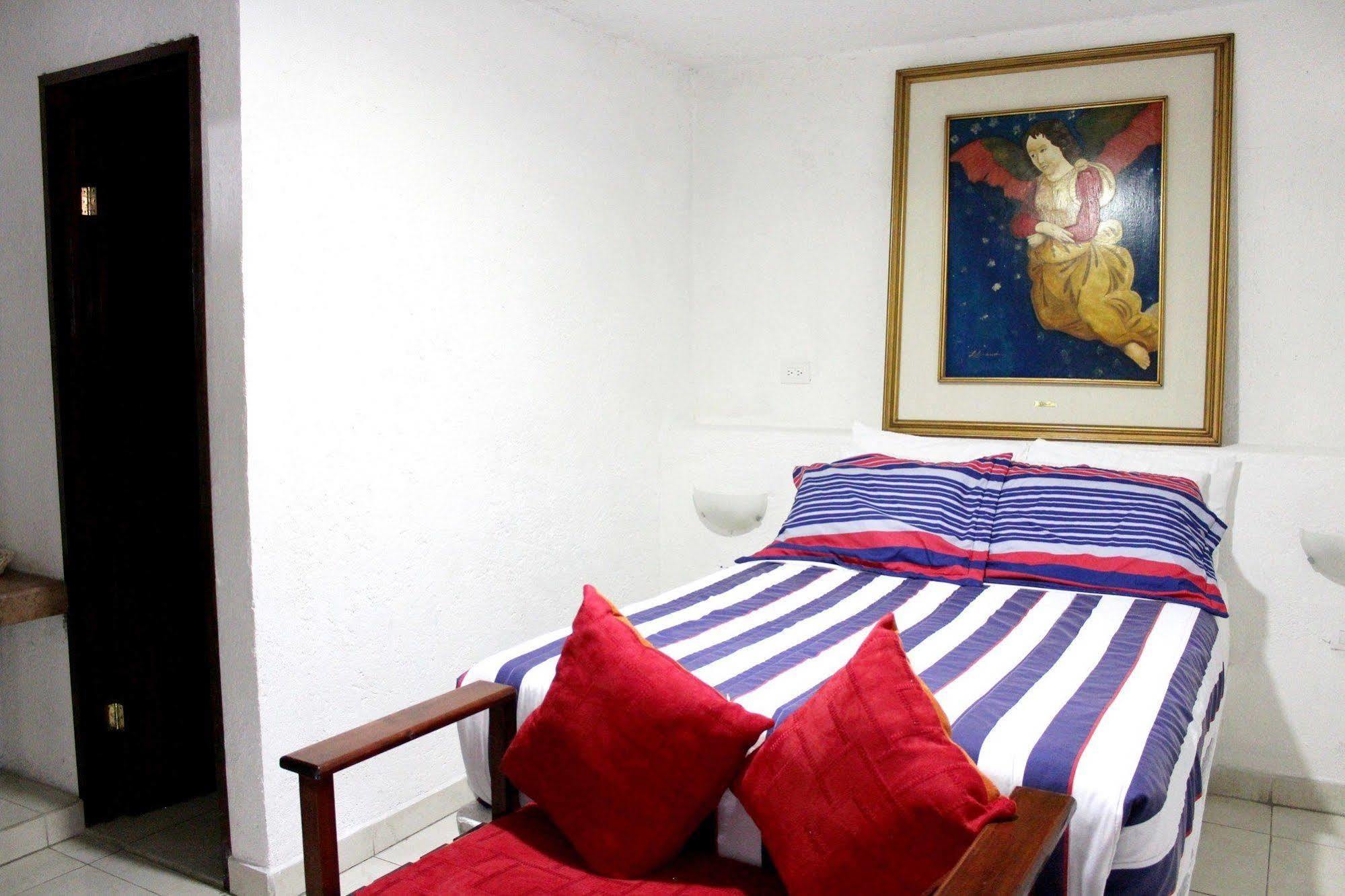Hostal De San Pedro Чолула Экстерьер фото